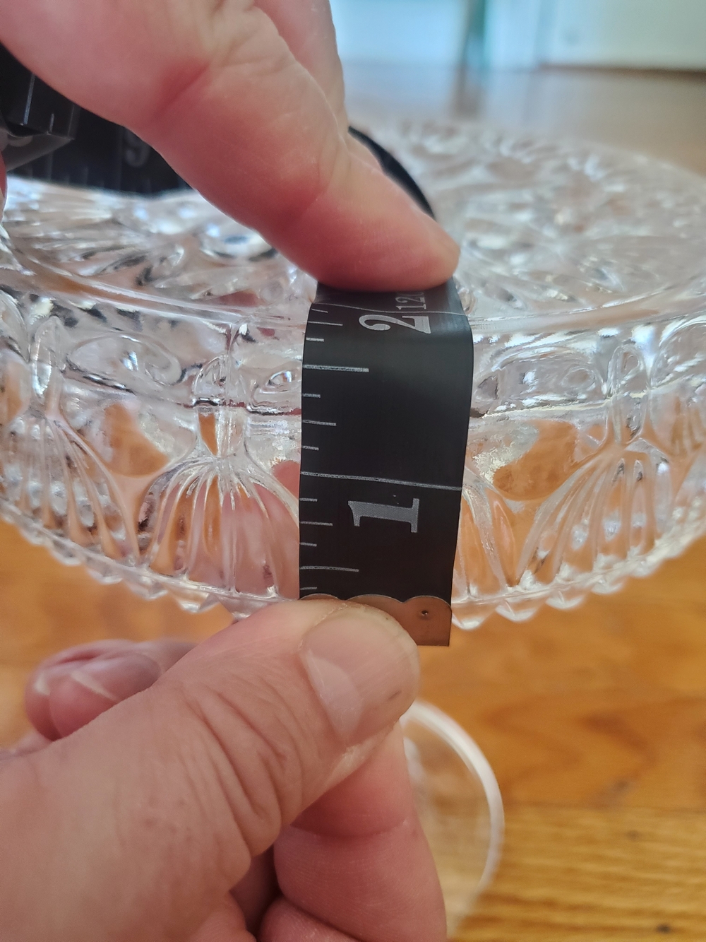 Clear Glass Pedestal Cake Stand - Elegant Scalloped Design - Picture 4 of 8